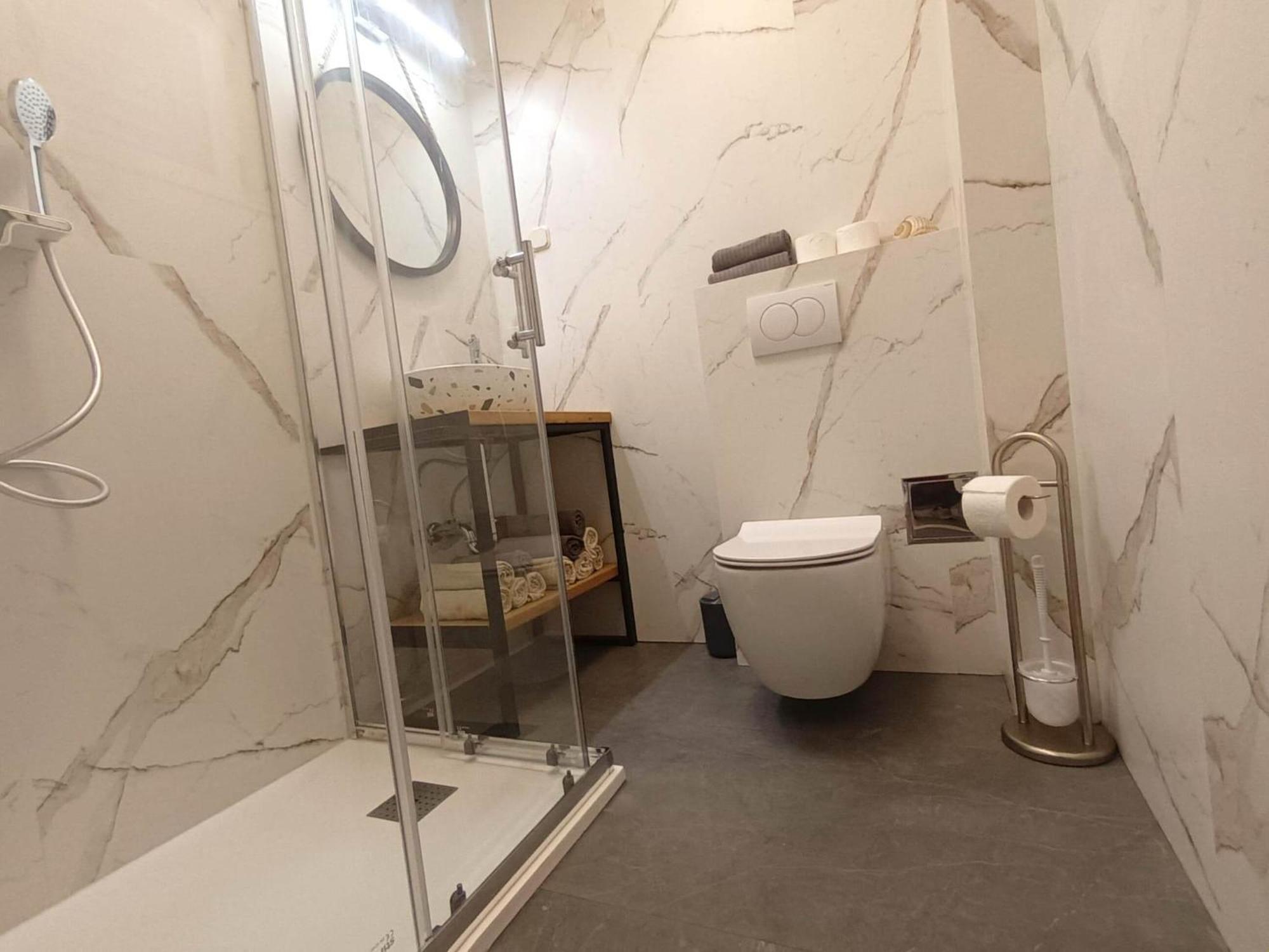 劳拉别墅公寓酒店 波尔 外观 照片